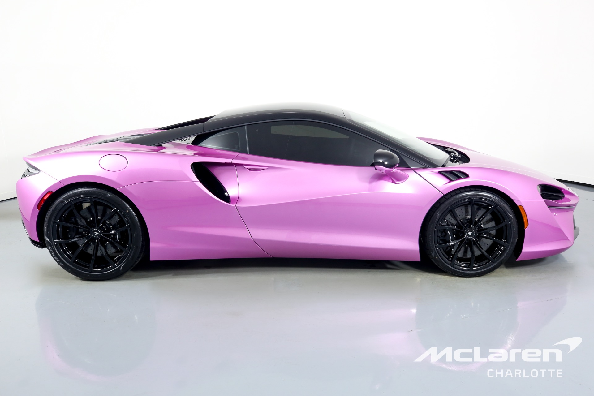New 2023 McLaren Artura | Charlotte, NC