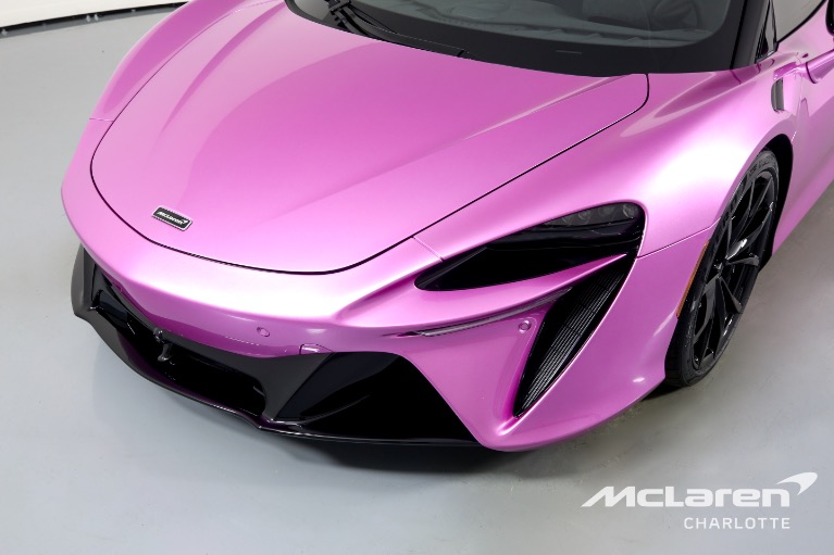 New-2023-McLaren-Artura