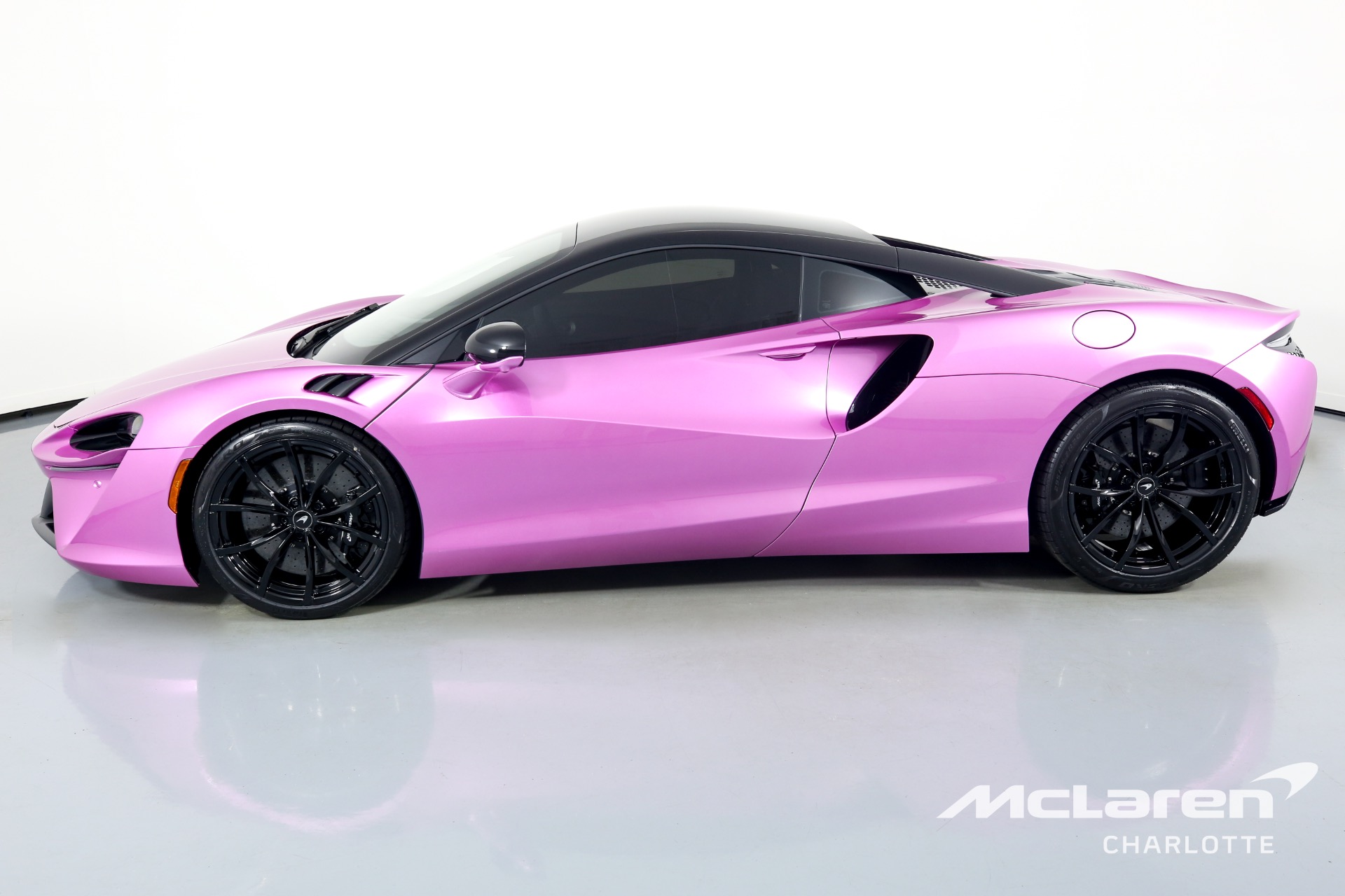New 2023 McLaren Artura | Charlotte, NC