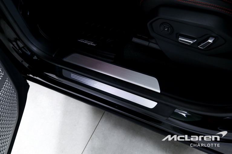 Used-2022-Lamborghini-Urus