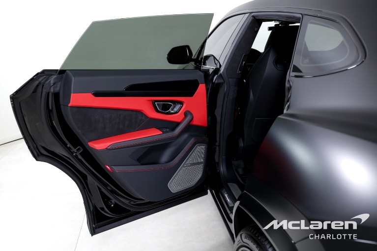 Used-2022-Lamborghini-Urus