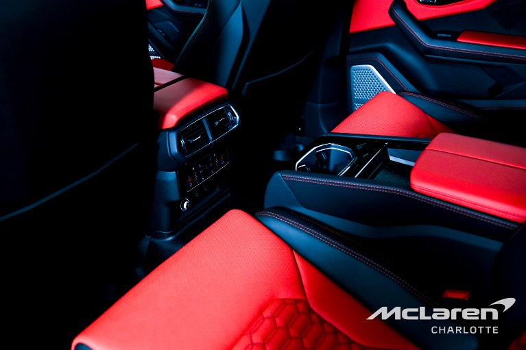 Used-2022-Lamborghini-Urus