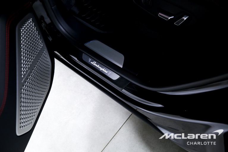 Used-2022-Lamborghini-Urus