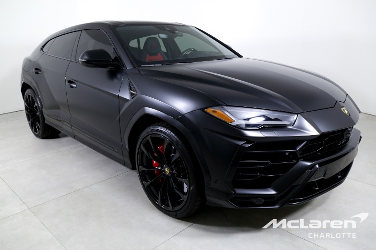 Used-2022-Lamborghini-Urus