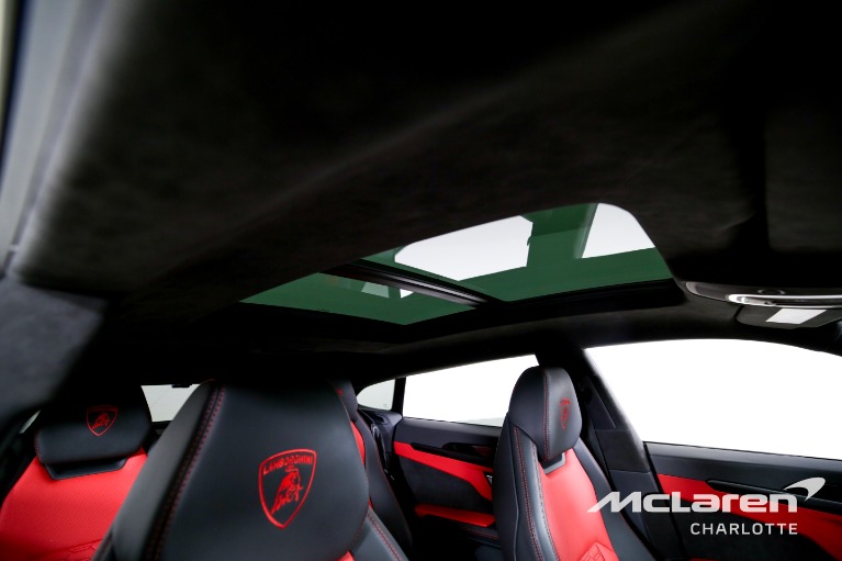 Used-2022-Lamborghini-Urus