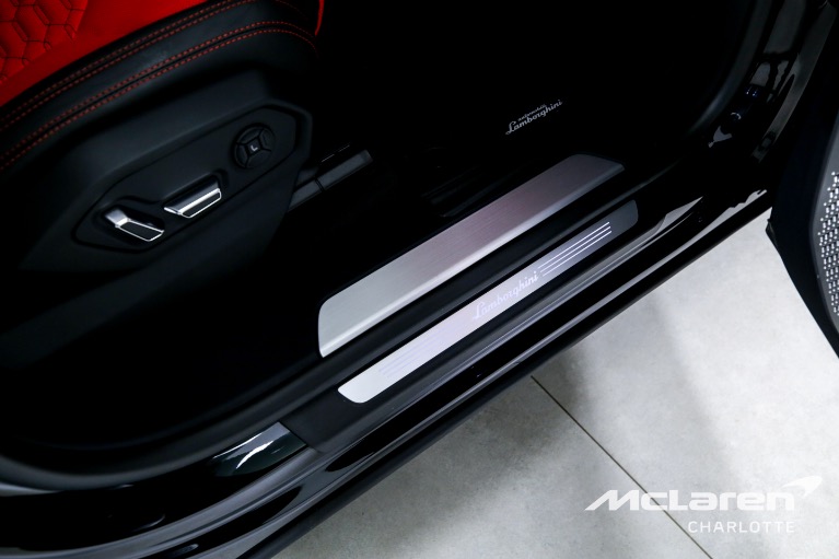 Used-2022-Lamborghini-Urus
