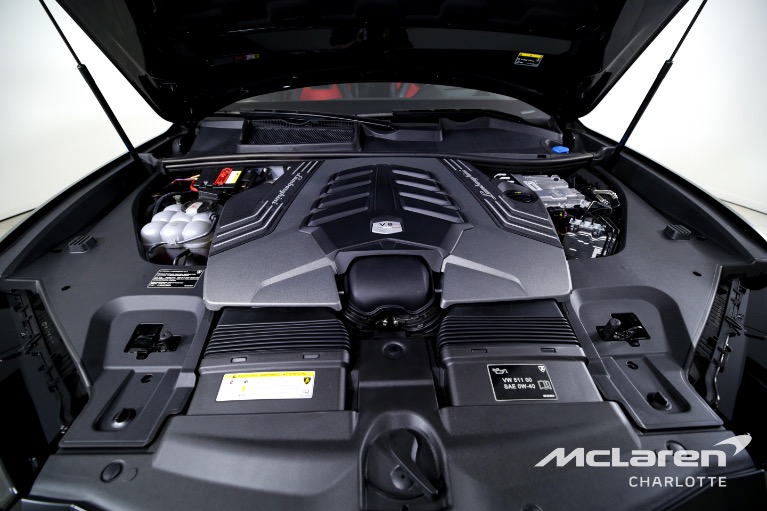 Used-2022-Lamborghini-Urus