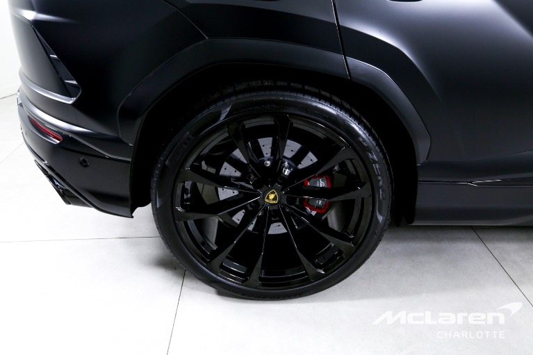 Used-2022-Lamborghini-Urus