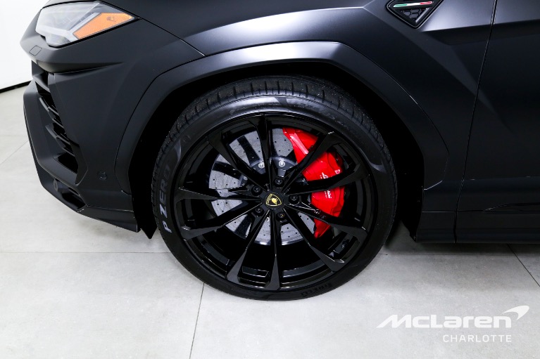 Used-2022-Lamborghini-Urus