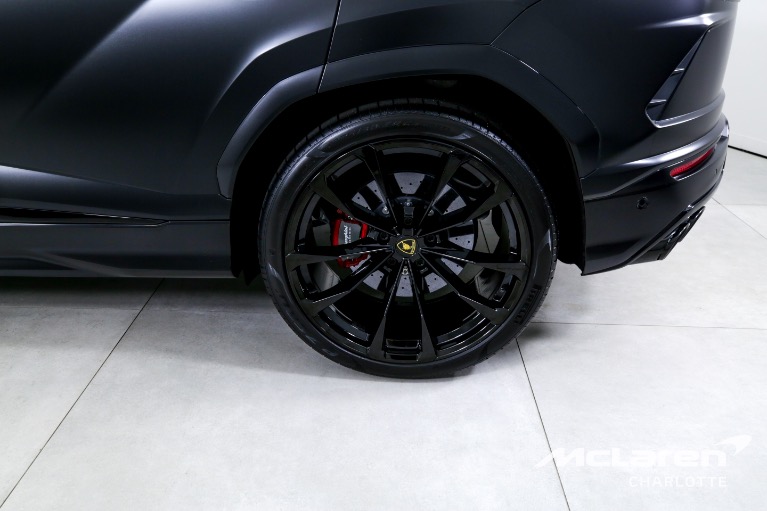 Used-2022-Lamborghini-Urus