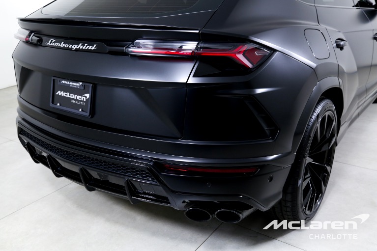 Used-2022-Lamborghini-Urus