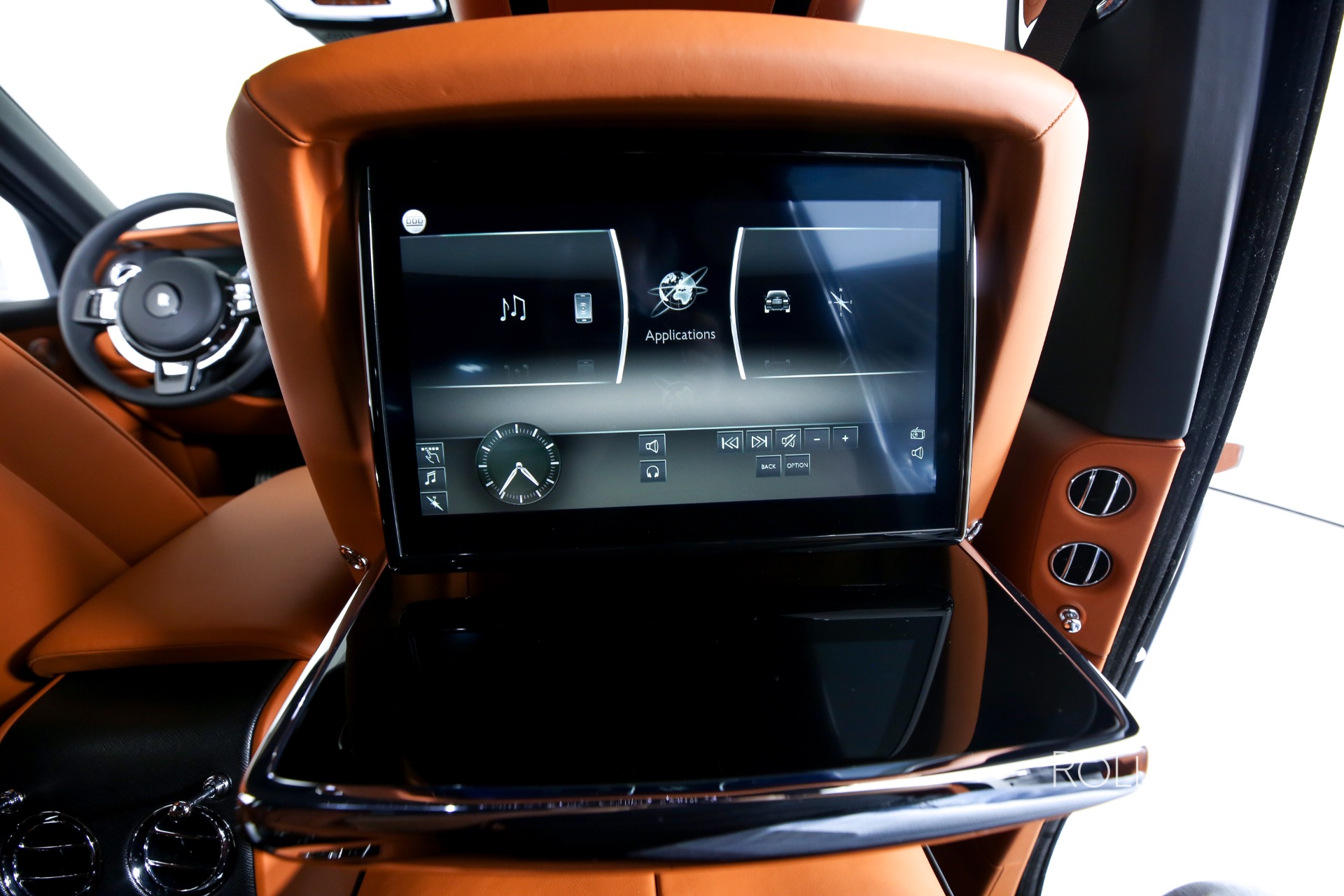 2020 RollsRoyce Cullinan Interior Features  Dimensions