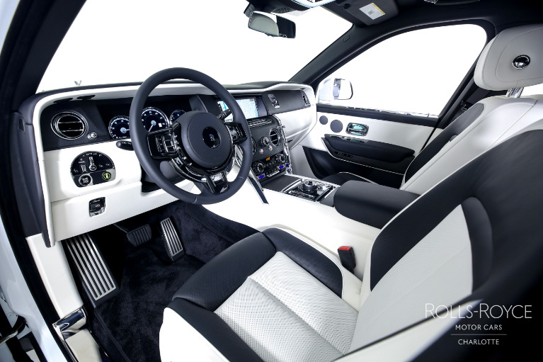 Used-2023-Rolls-Royce-Cullinan