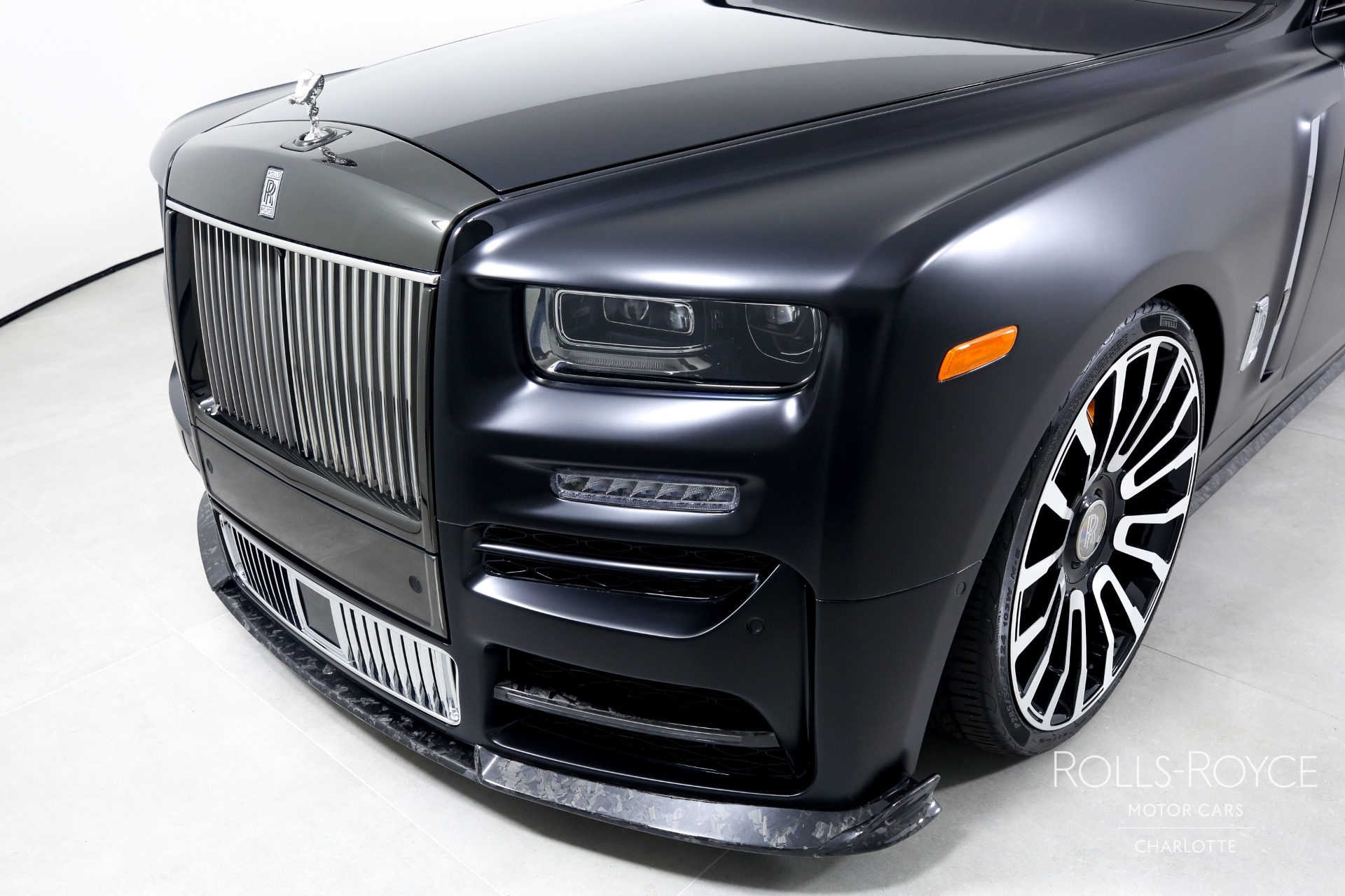 Chủ nhân của bản độ RollsRoyce Phantom 6x6 có thể bị cấm mua xe mới của  RollsRoyce