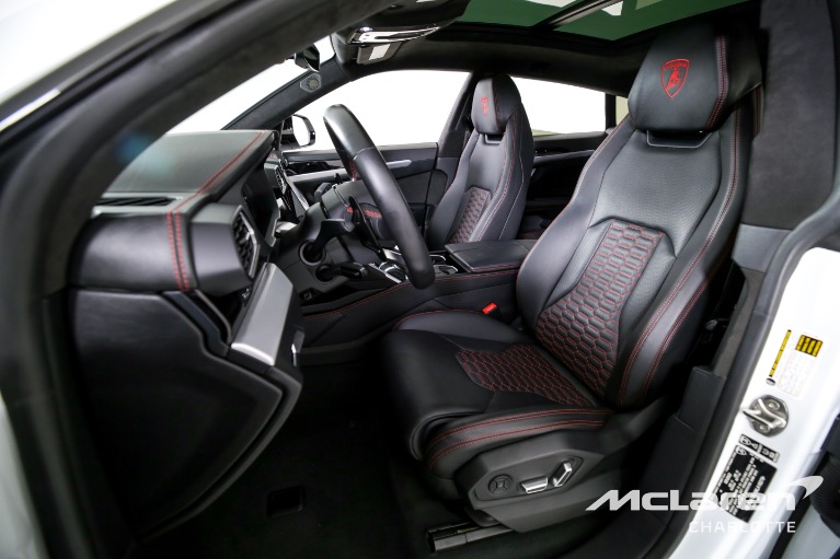 Used-2022-Lamborghini-Urus
