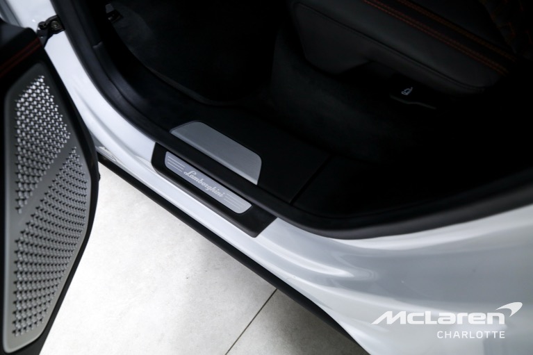 Used-2022-Lamborghini-Urus