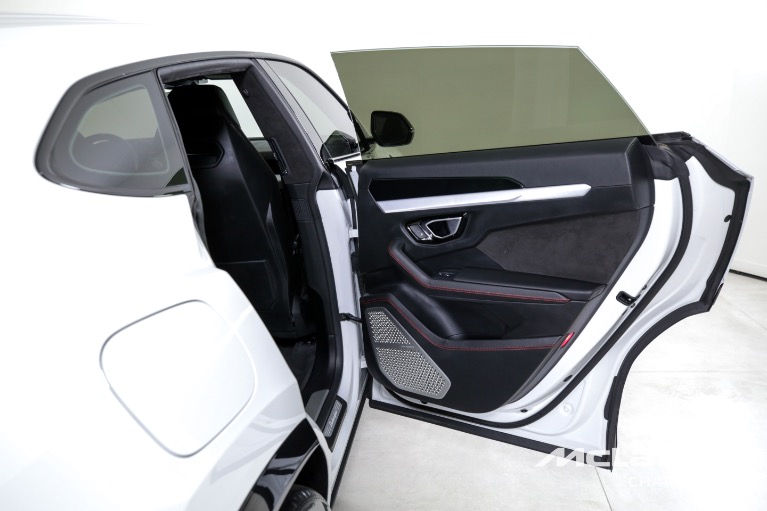 Used-2022-Lamborghini-Urus