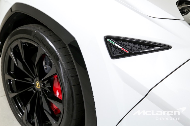 Used-2022-Lamborghini-Urus