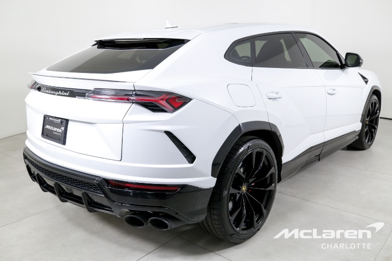 Used-2022-Lamborghini-Urus