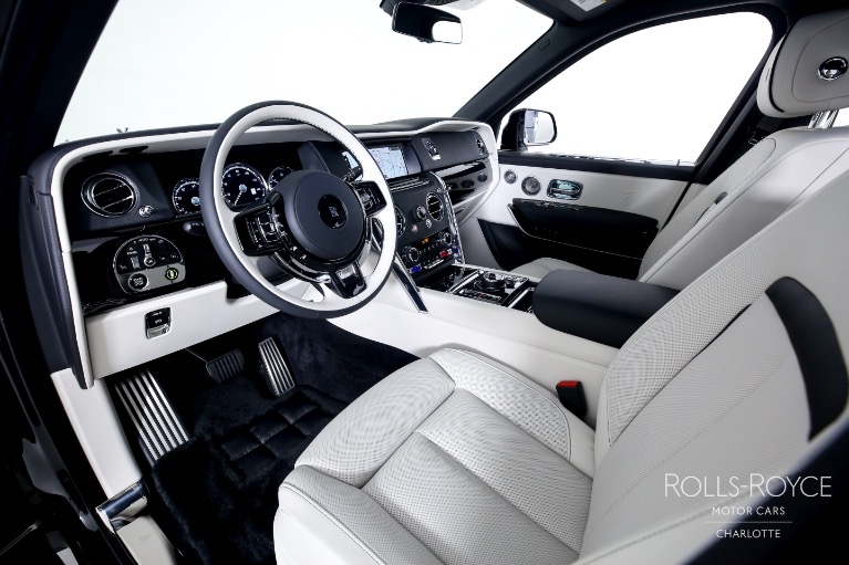 Used-2023-Rolls-Royce-Cullinan