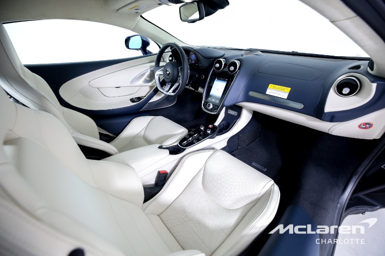 New-2023-McLaren-GT