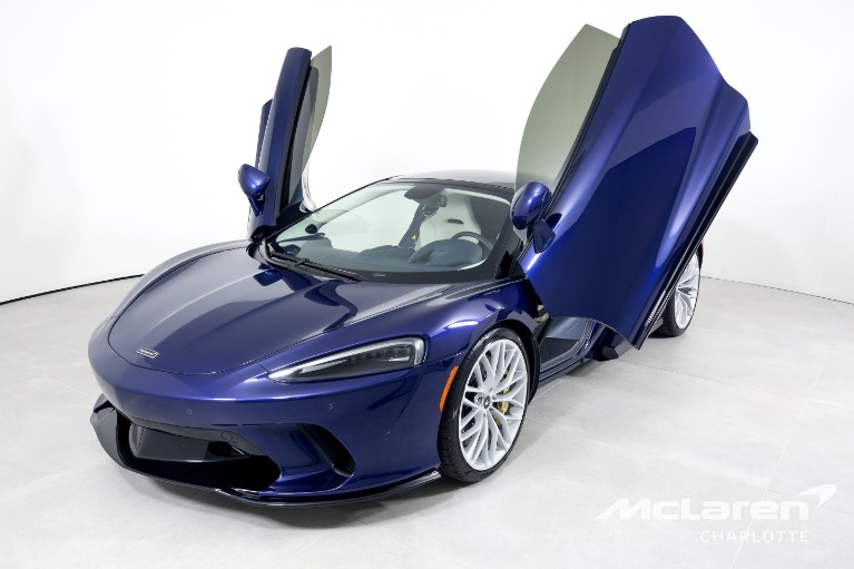 New-2023-McLaren-GT