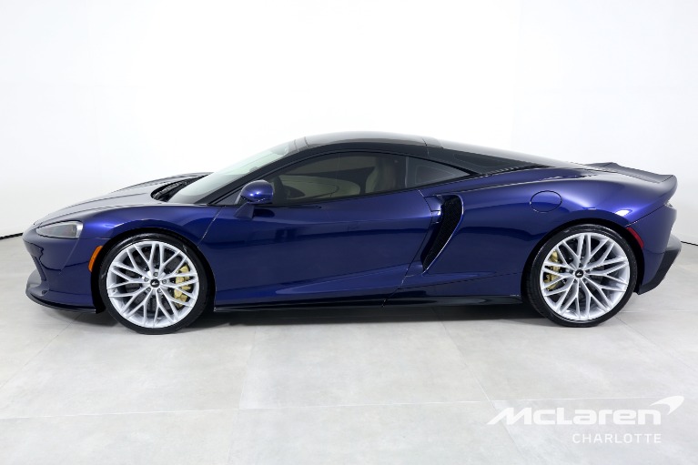 New-2023-McLaren-GT