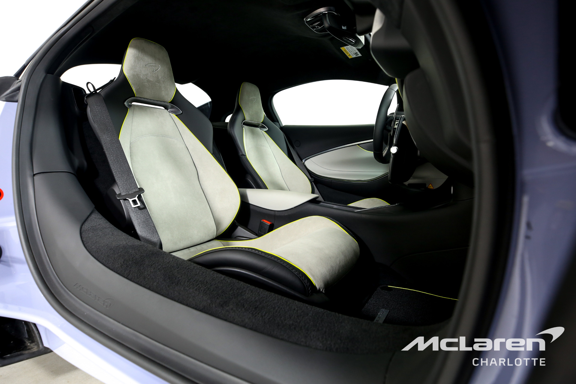 New 2023 McLaren Artura | Charlotte, NC