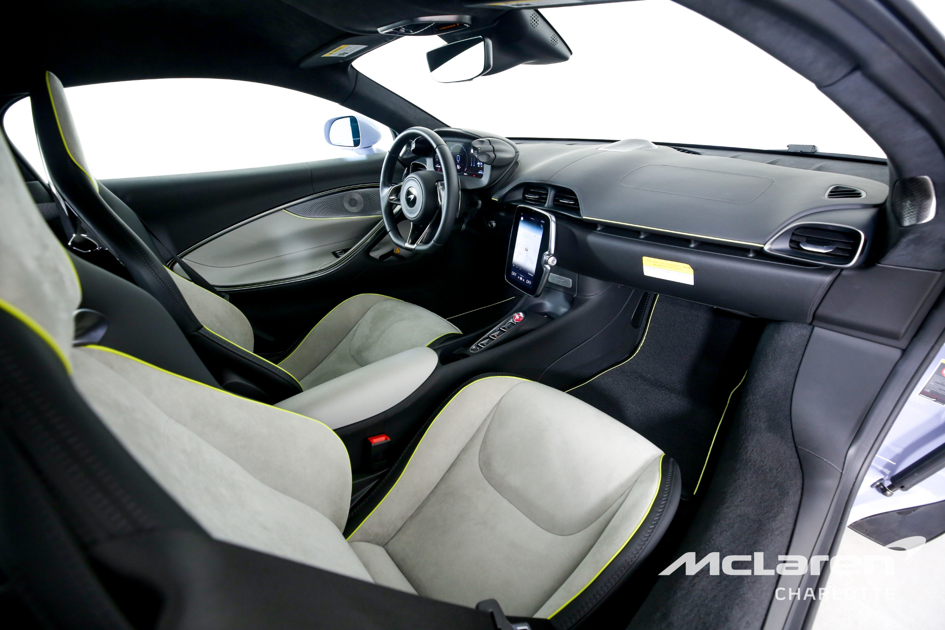 New 2023 McLaren Artura | Charlotte, NC