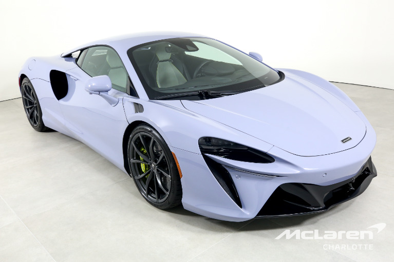New-2023-McLaren-Artura