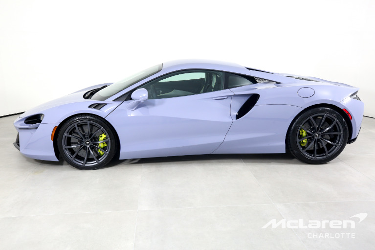 New-2023-McLaren-Artura