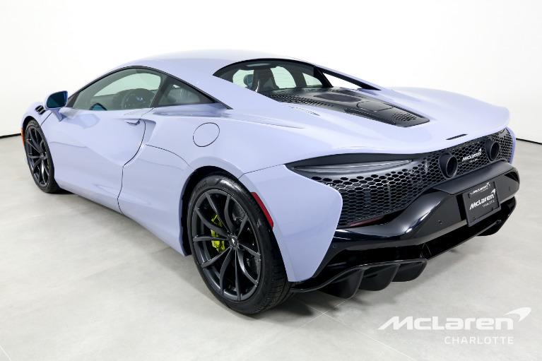 New-2023-McLaren-Artura