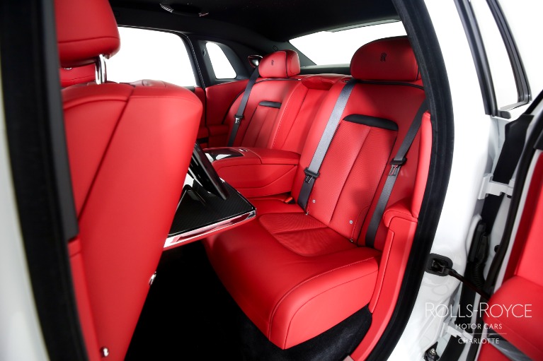 New-2023-Rolls-Royce-Black-Badge-Ghost