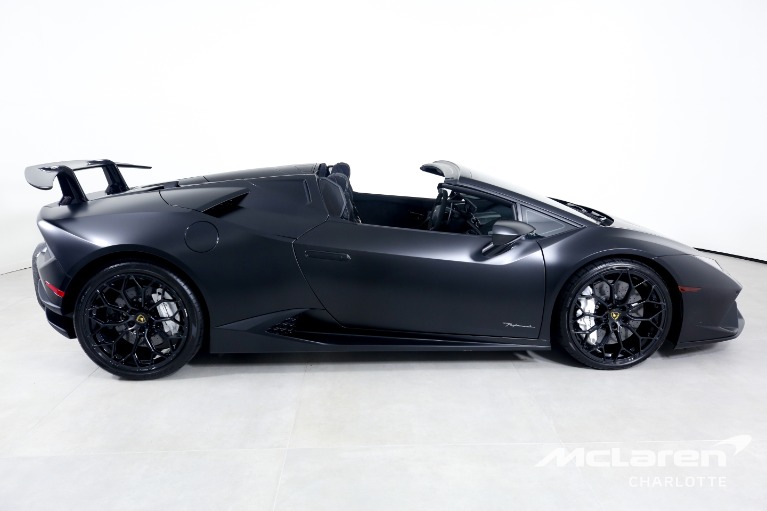 Used-2019-Lamborghini-Huracan-LP-640-4-Performante-Spyder