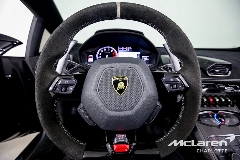 Used-2019-Lamborghini-Huracan-LP-640-4-Performante-Spyder