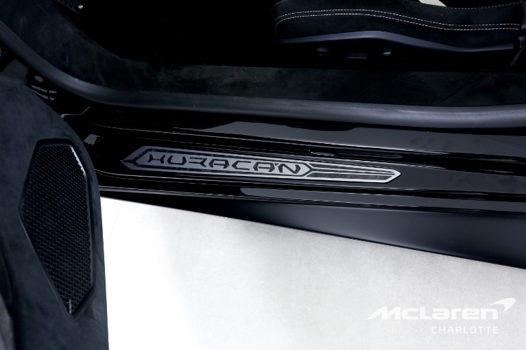 Used-2019-Lamborghini-Huracan-LP-640-4-Performante-Spyder