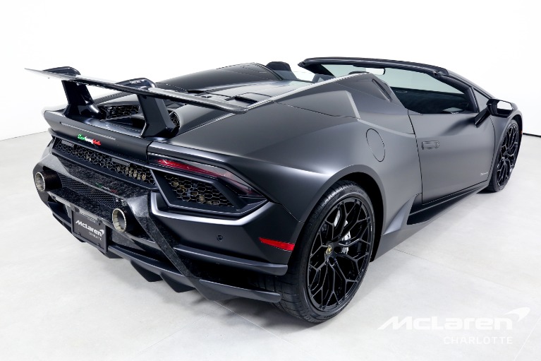 Used-2019-Lamborghini-Huracan-LP-640-4-Performante-Spyder