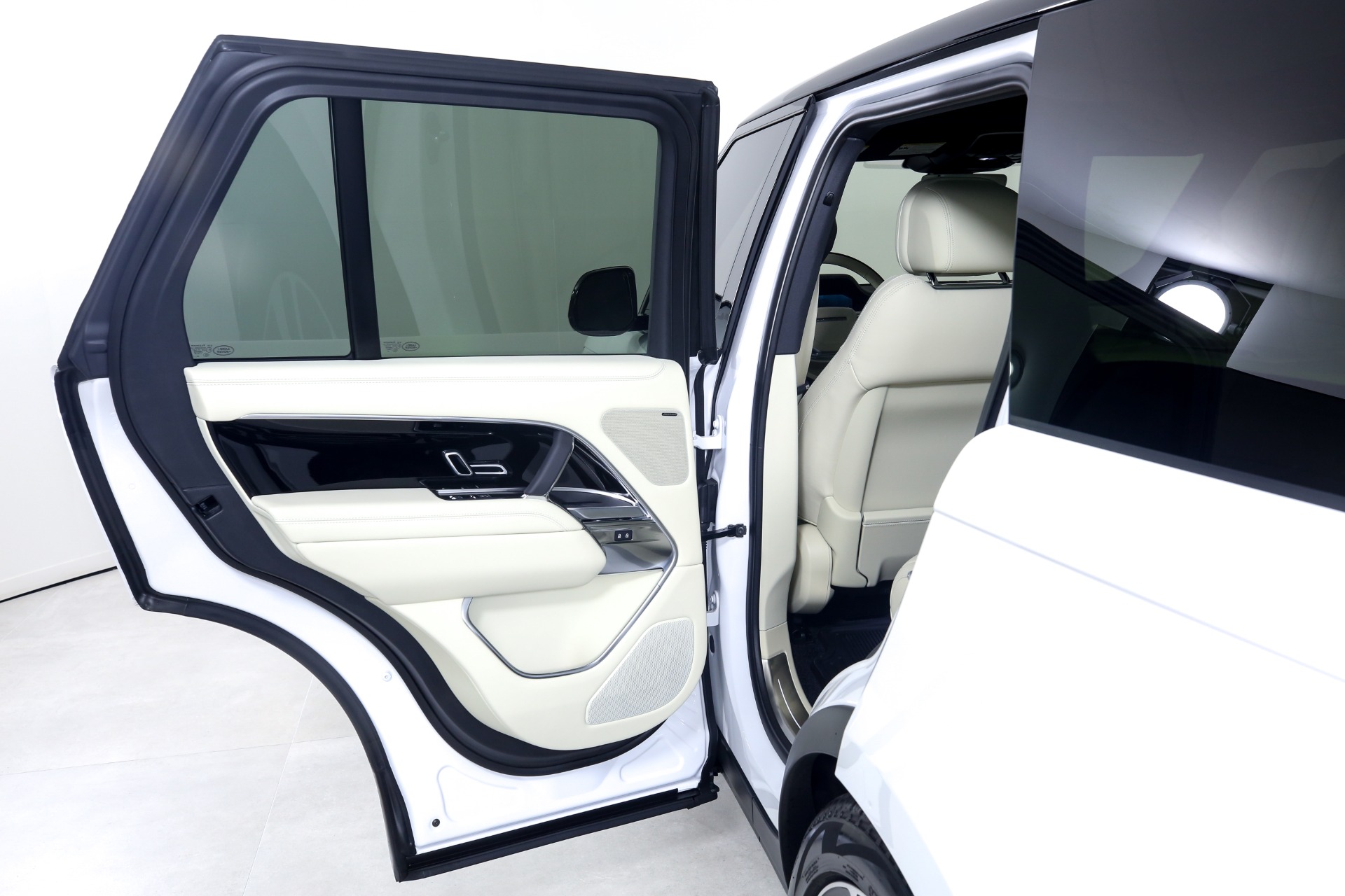 Used 2023 Land Rover Range Rover P530 SE | Charlotte, NC
