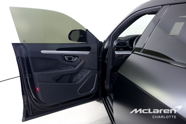 Used-2023-Lamborghini-Urus-S