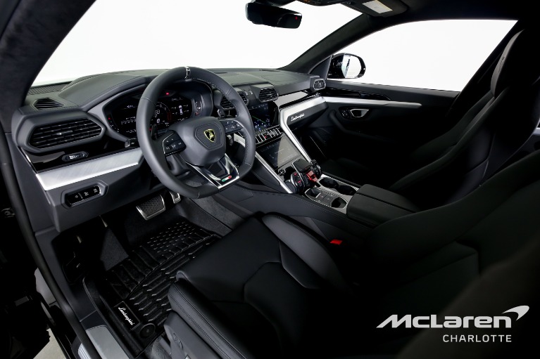 Used-2023-Lamborghini-Urus-S