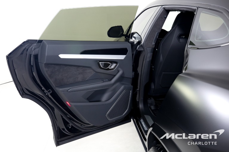 Used-2023-Lamborghini-Urus-S