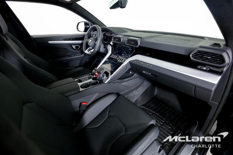 Used-2023-Lamborghini-Urus-S