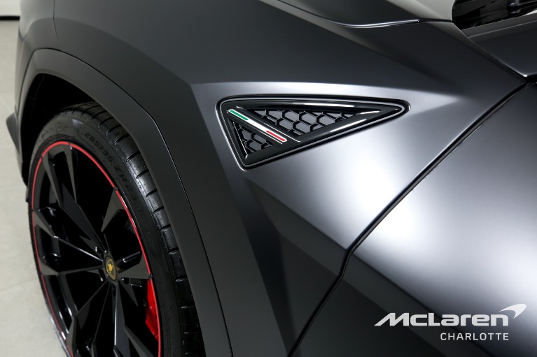 Used-2023-Lamborghini-Urus-S