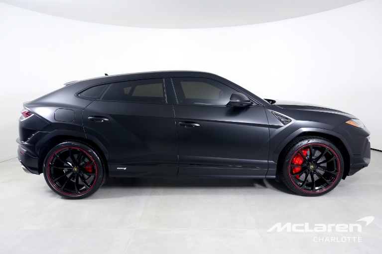 Used-2023-Lamborghini-Urus-S