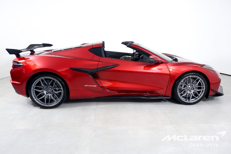 Used-2023-Chevrolet-Corvette-Z06