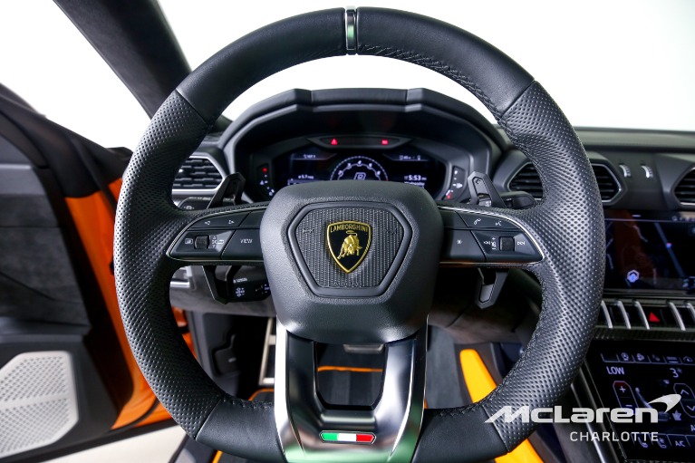 Used-2022-Lamborghini-Urus