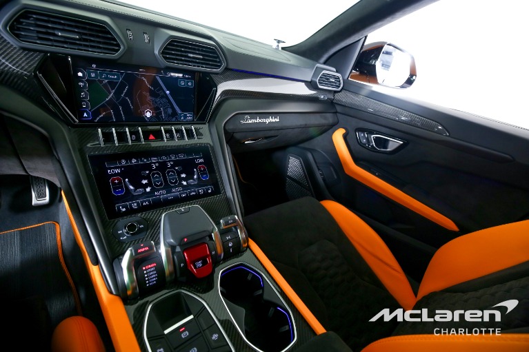 Used-2022-Lamborghini-Urus