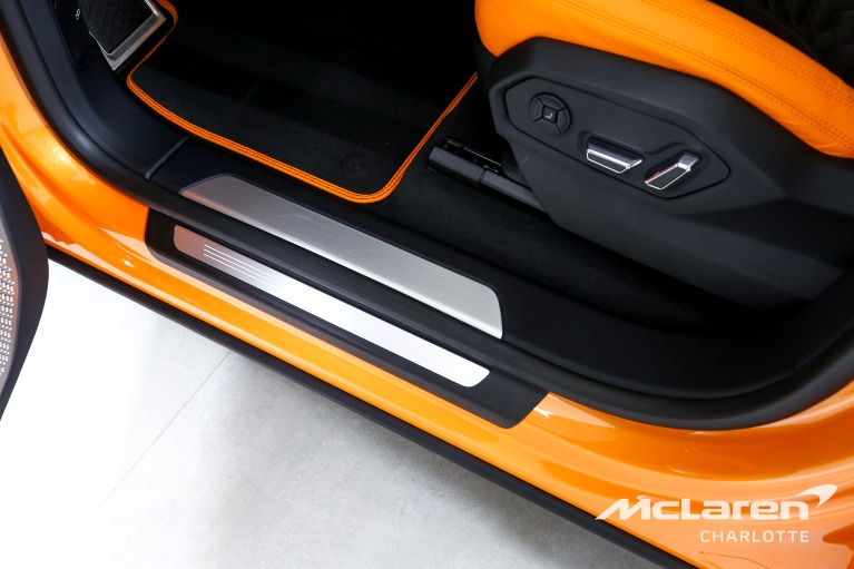 Used-2022-Lamborghini-Urus