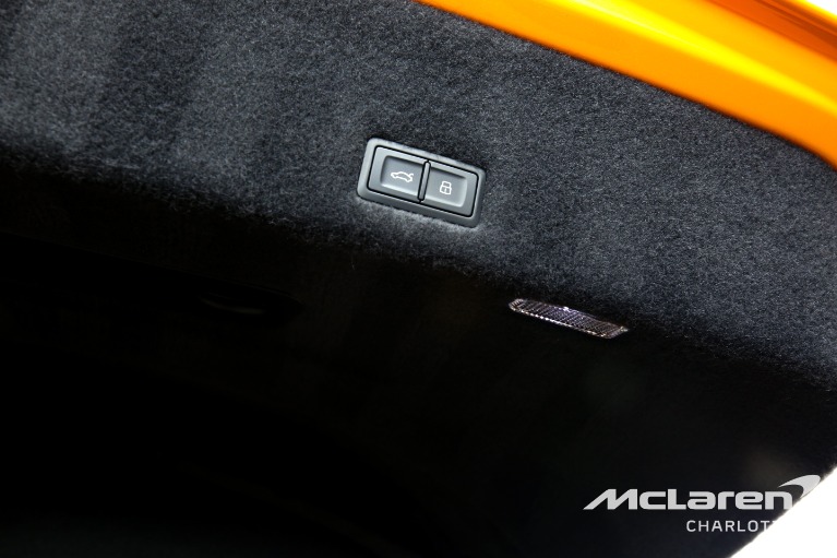 Used-2022-Lamborghini-Urus