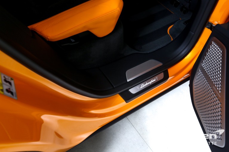 Used-2022-Lamborghini-Urus